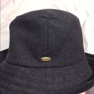 Liz Claiborne lined bucket hat